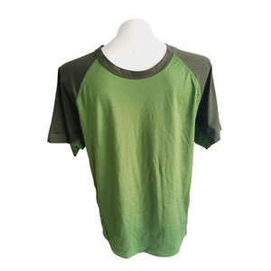 Mountain‎ Hard Wear Athletic T-Shirt Size M